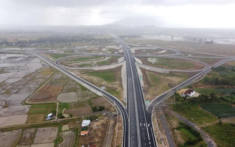 Ngay tuần sau, 22km đầu tiên của tuyến cao tốc “rừng – biển” đầu tiên tại Việt Nam sẽ chính thức thông xe